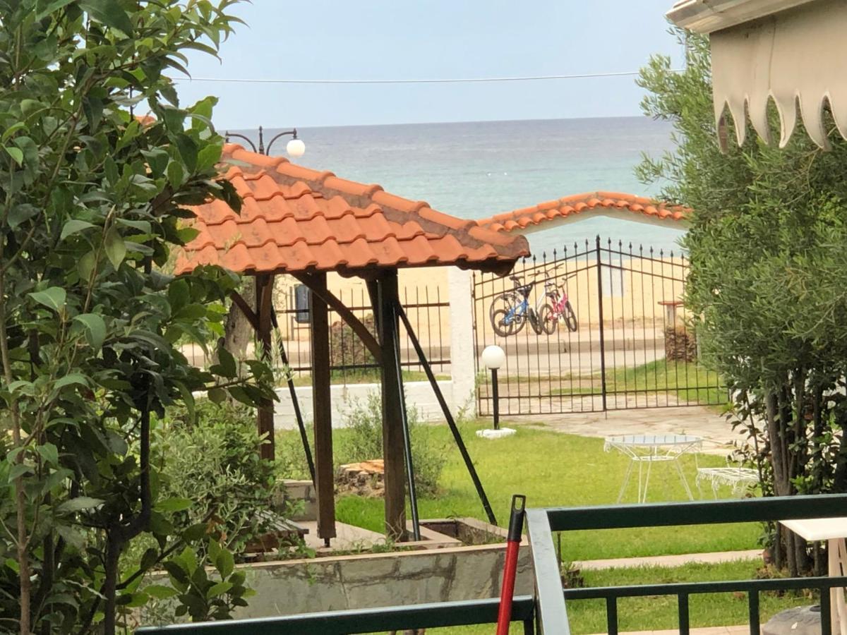 Thea Sea Apartment Nea Moudania Exterior photo
